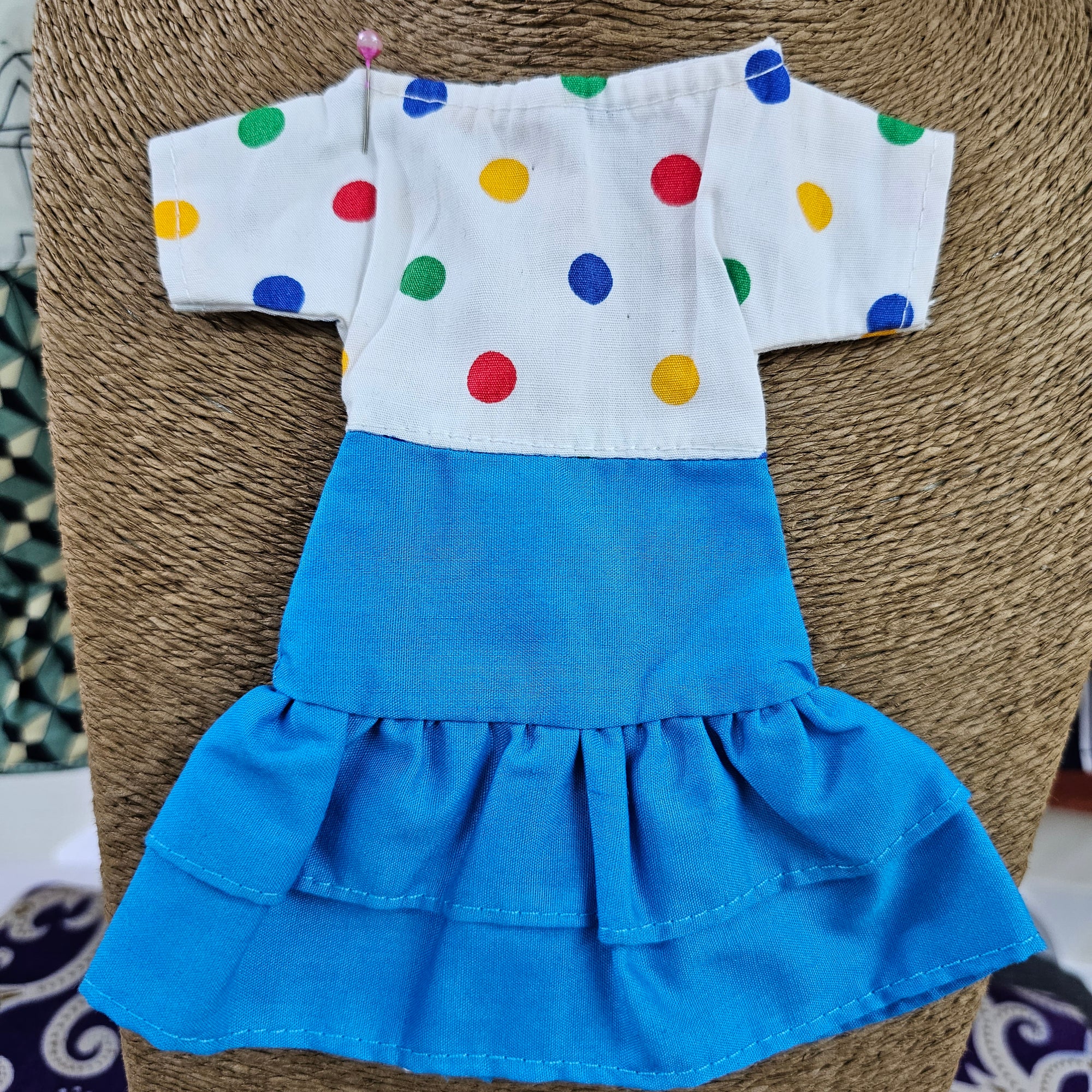 Doll +3 extra outfits 12 " cutie 8