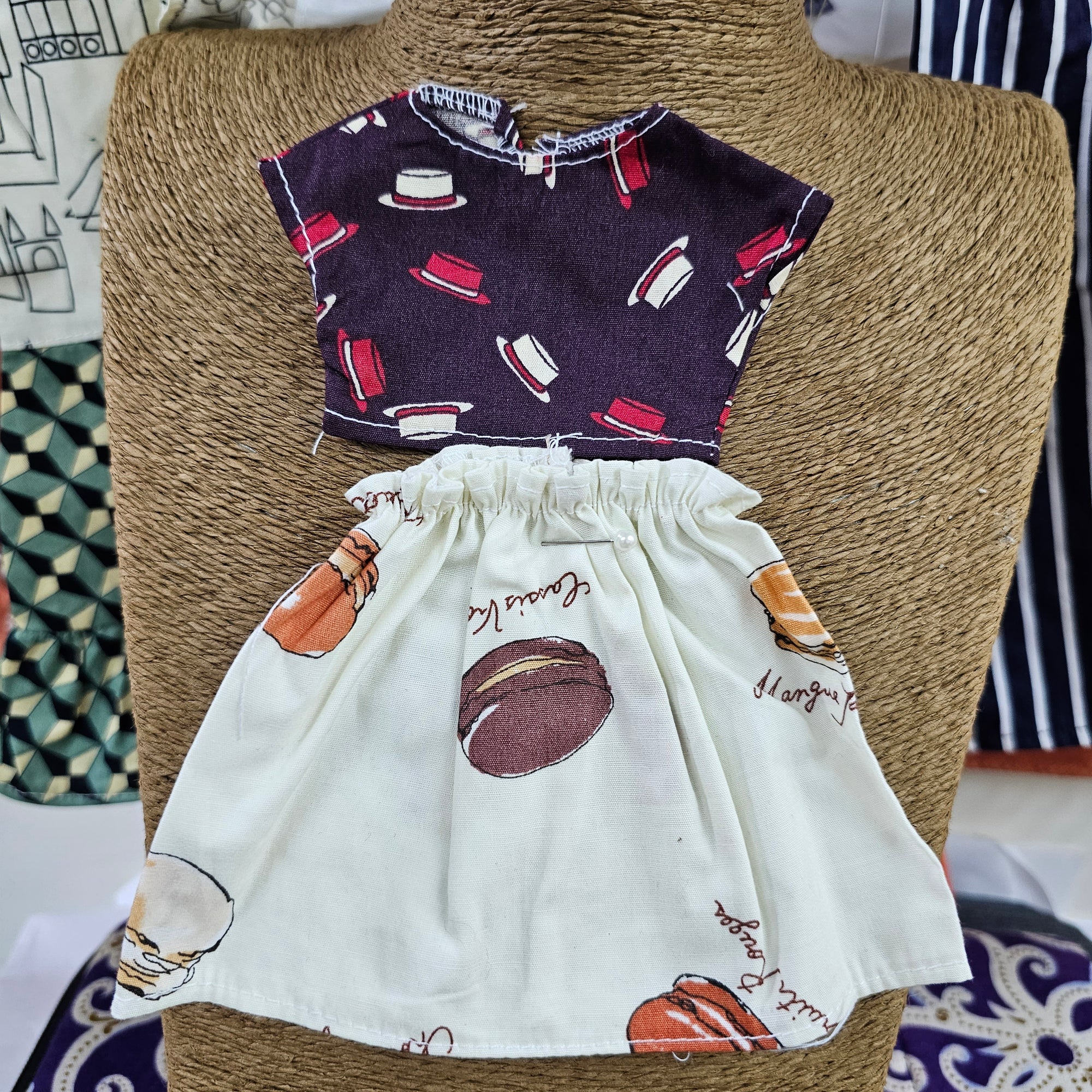 Doll +3 extra outfits 12 " cutie 8
